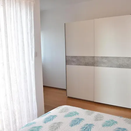 Prázdninový dům Ruhiges Ferienhaus Mit Balkon Und Garten