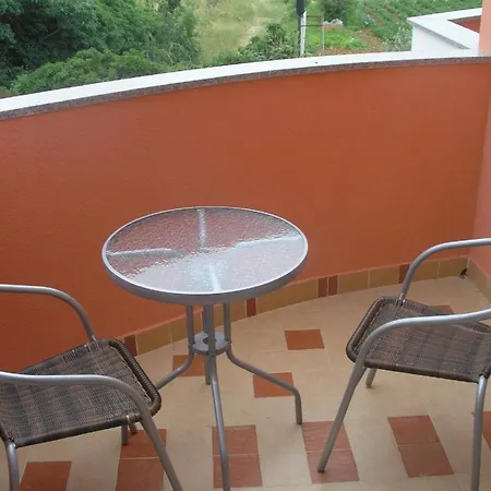 Ruhiges Ferienhaus Mit Balkon Und Garten Prázdninový dům